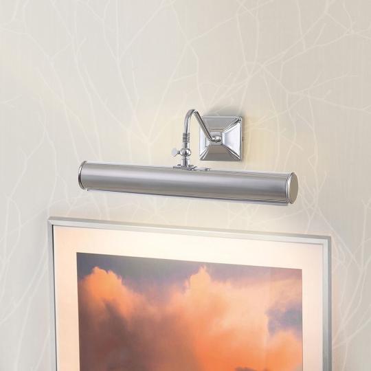 krom osvetlenie obrazu klasicke osvetlenie obrazu lampa na stenu krom klasicke strieborne mediteranske elegantne luxusne luxus osvetlenie obcianske obyvacka malba.jpg